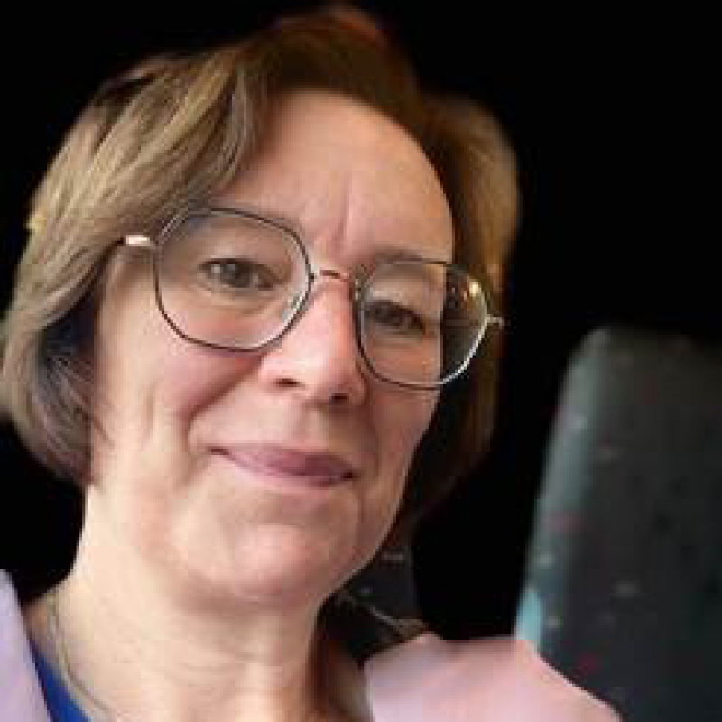 Dr Karen Van Campenhout