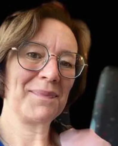 Dr Karen Van Campenhout